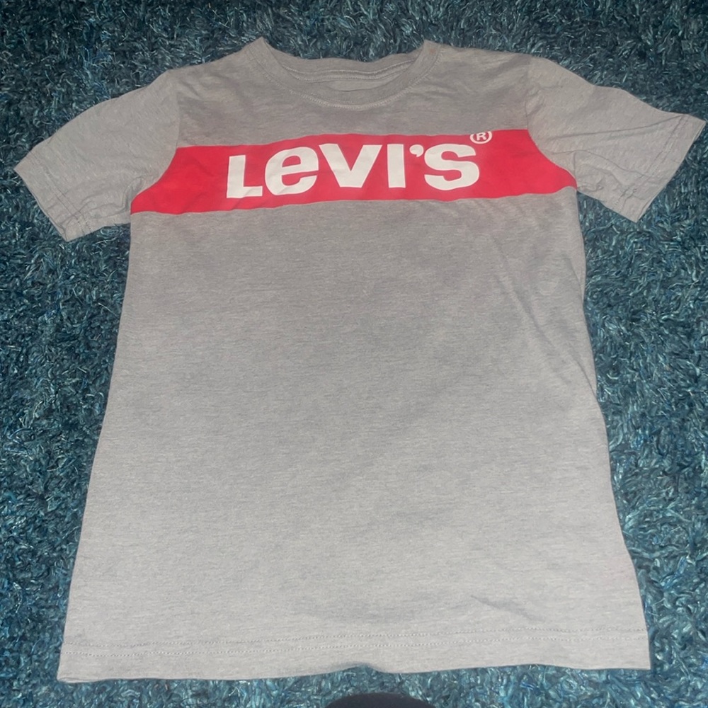 Levi’s T-shirt boys size LG